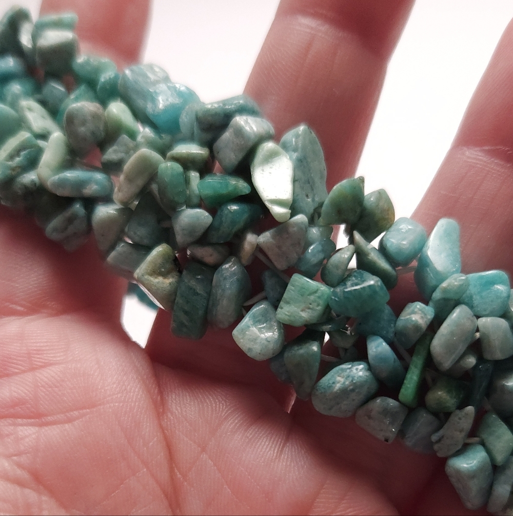 Handmade Amazonite Stone Chip Stretch Bracelet - Picture 4 of 10